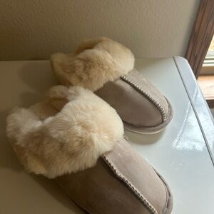 Cozy Tan Faux Fur-Lined Slippers